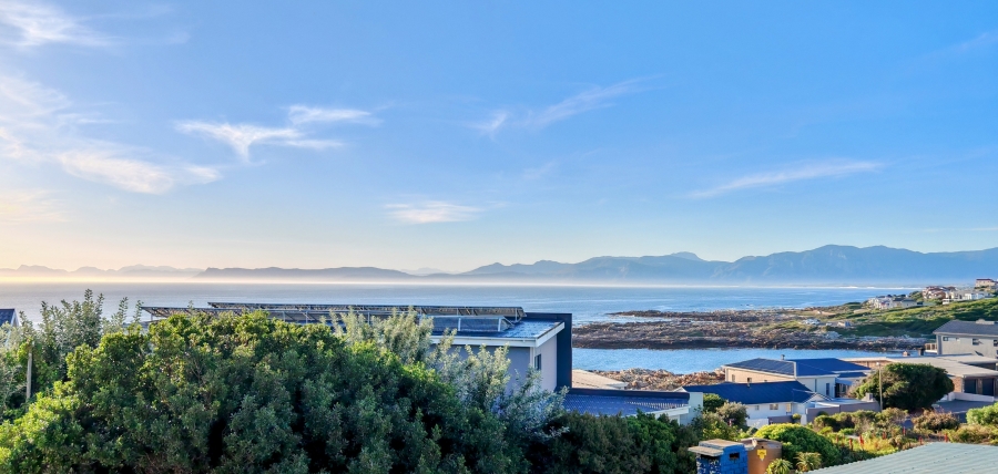 4 Bedroom Property for Sale in De Kelders Western Cape